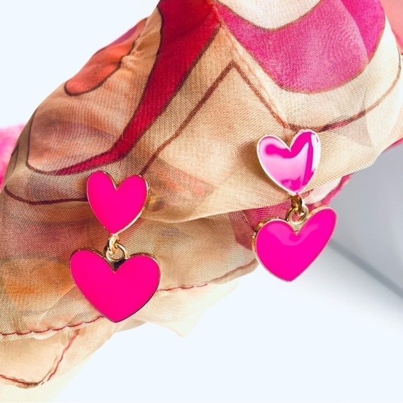 Barbie Style Heart Shaped Earring Hot Bright Pink - NWOT - Picture 10 of 14